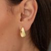 Mini goud teardrop oorbellen - Afbeelding 2